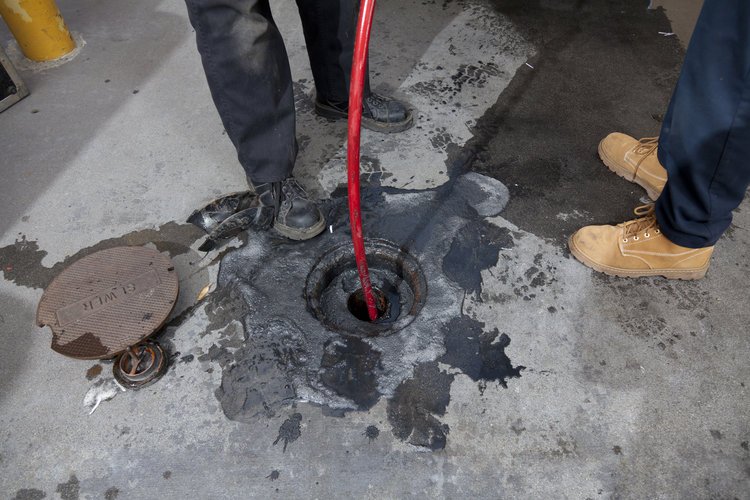 Grease Trap Cleaning: How to Use and Clean a Grease Trap - Waterwork  Plumbing